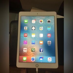 Apple - 9.7-Inch iPad Pro with WiFi - 128GB - Silver